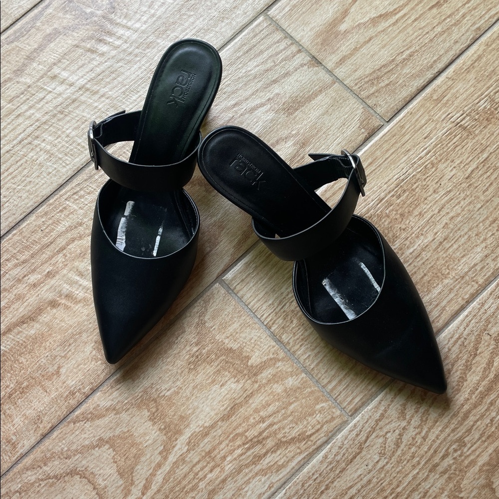 Chic Black Women's Heels with Strap - Picture 2 of 12